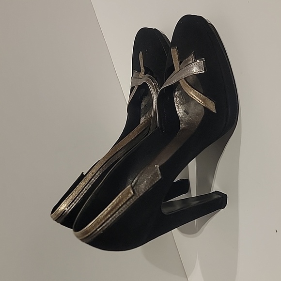 Glamorous Prada Heels - Picture 2 of 7